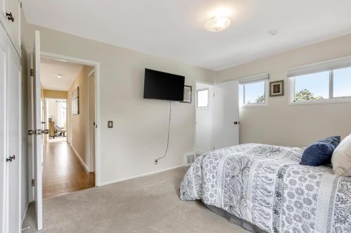 2671 Cottonwood Dr, San Bruno CA  94066-2619 exterior