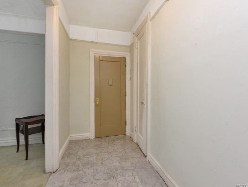 333 209th St, Bronx, NY 10467-3527