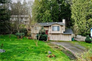 26301 Edgewater Pl, Breidablick, WA 98370-9536
