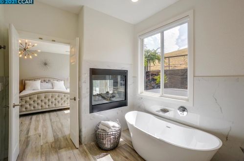1046 Rolling Woods Way, Concord CA  94521-5400 exterior