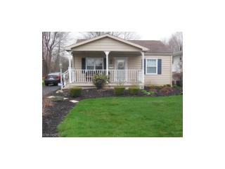 332 Caroline Ave, Hubbard, OH 44425-1535