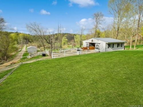 174 Conklin Hill Rd, Stanfordville, NY 12581-5645