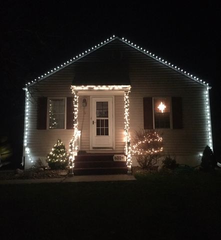 739 3rd St, Hastings, NE 68901-5412