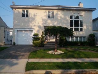 325 Mayfair Dr, Brooklyn, NY 11234-6715