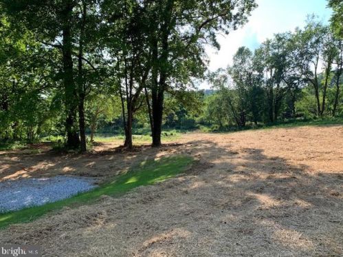 9377 Hickory Rd, Cross Roads, PA 17322-8102