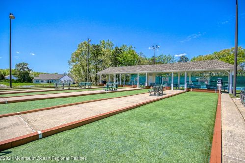 27 Valley Stream Ln, Lakewood NJ  08701-5746 exterior