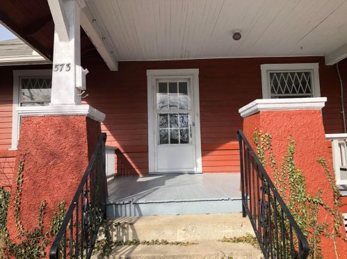 573 Main St, Wilmington OH  45177-2122 exterior