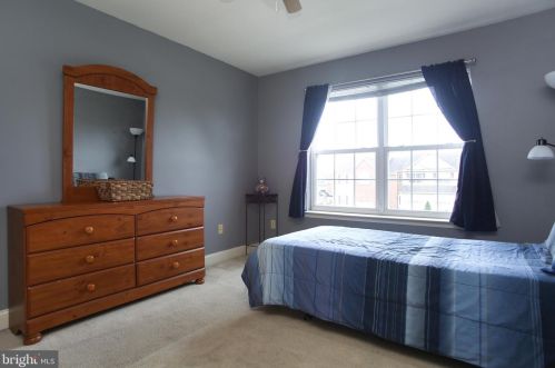 47 Barlow Dr, Souderton PA  18964-2276 exterior