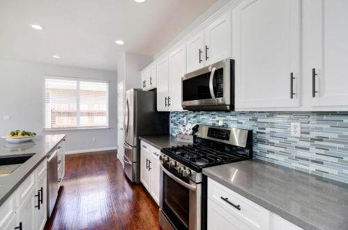 9674 Two Harbors Dr, Elk Grove CA  95624-4491 exterior