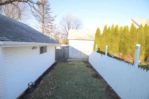 708 Dodge St, Watertown WI  53094-4749 exterior