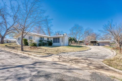 1107 Sandstone St, Sunrise Beach TX  78643-2426 exterior