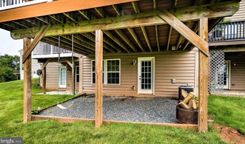 155 Fawn Dr, Gilbertsville PA  19525-8103 exterior