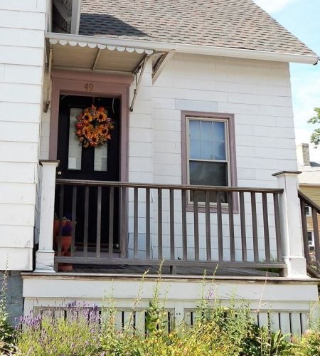 49 Sycamore St, New Bedford, MA 02740-6539