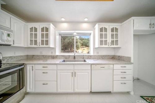 45100 Carmel Vly Rd, Greenfield CA  93927-9757 exterior