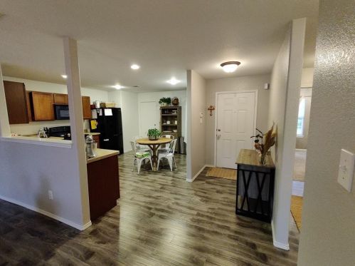 5801 Mirror Ridge Dr, Fort Worth, TX 76179-7226