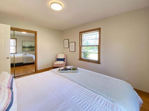 922 County Rd B, Saint Paul MN 55113-4405 exterior