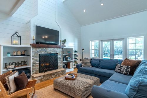 10555 Watsonville Rd, Gilroy CA  95020-9433 exterior