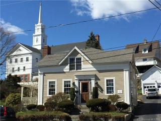 31 Front St, Groton CT  06340-5715 exterior