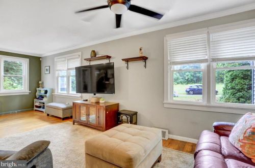 2148 Ritner Hwy, Carlisle PA 17015-9305 exterior