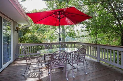 163 Teakettle Spout Rd, Mahopac NY  10541-4250 exterior