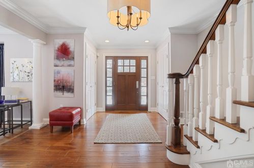 4 Patriot Ct, East Brunswick, NJ 08816-3235