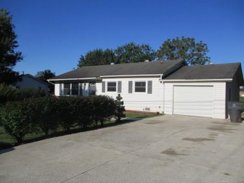 606 Anderson St, Mc Minnville, TN 37110-1516