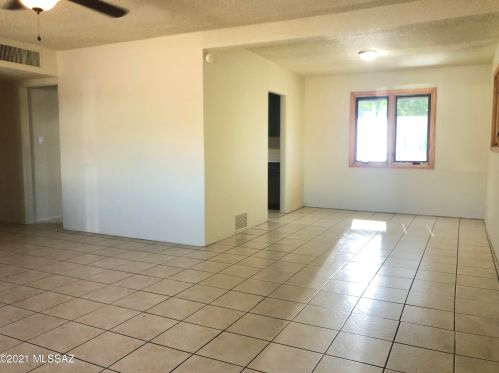 2309 Avenida El Capitan, Tucson AZ  85705-5738 exterior