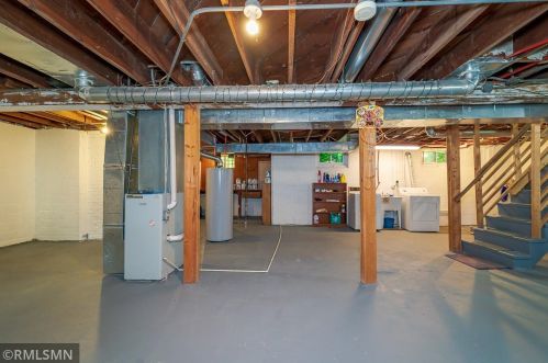 1369 Edgerton St, Saint Paul MN 55130-3430 exterior