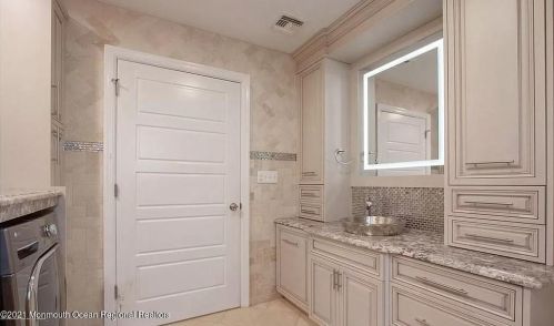 26 Ocean Ave, Monmouth Hills NJ  07732-1411 exterior