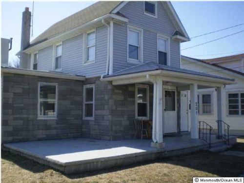 201 19th Ave, Belmar NJ  07719-2614 exterior