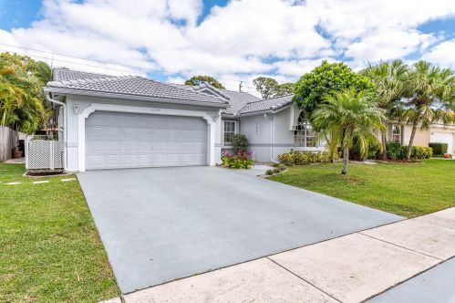 5179 Rosen Blvd, Boynton Beach, FL 33472-1275