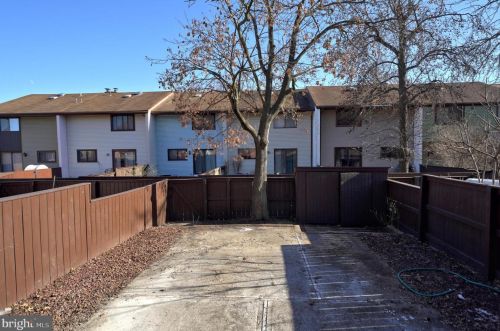 164 Canterbury Ct, East Windsor NJ 08520-5509 exterior