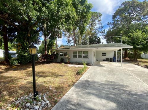 209 Palmetto St, Nokomis, FL 34275-1380
