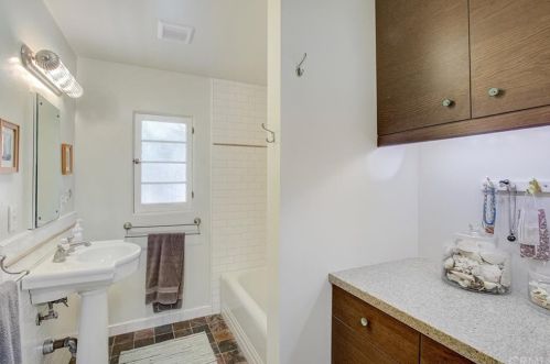 1905 Verdugo Rd, Glendale CA  91208-2605 exterior