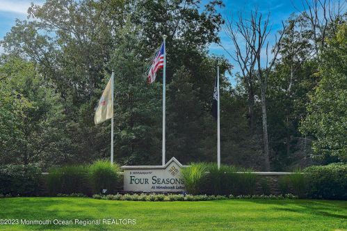 17 Spencer Dr, Jackson Twp NJ  08527-4389 exterior