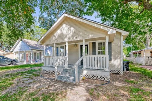 3219 North Ave, Needville, TX 77461-8241