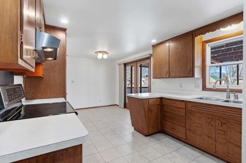 1498 Glen Rd, Green Bay, WI 54313-5650
