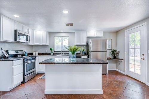 5633 Rosario Blvd, North Highlands CA  95660-4801 exterior