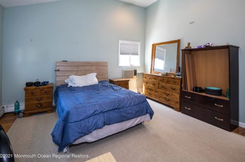 124 Statesir Pl, Tinton Falls NJ  07701-6143 exterior