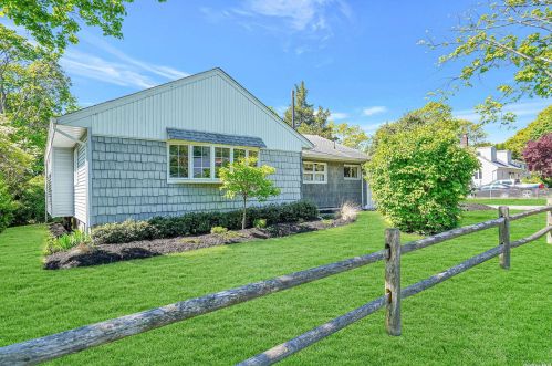 492 Henry Blvd, Holbrook, NY 11741-2915