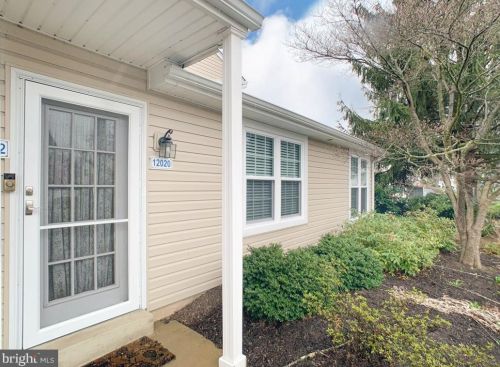 12020 Beacon Hill Dr, Southampton, PA 18966-5319