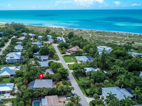 1360 Jamaica Dr, Sanibel, FL 33957-2608