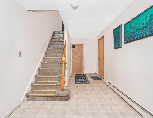 1272 Metcalf Ave, Bronx, NY 10472-2867