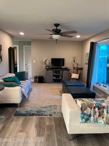 1790 Cowan Dr, Titusville, FL 32796-1261