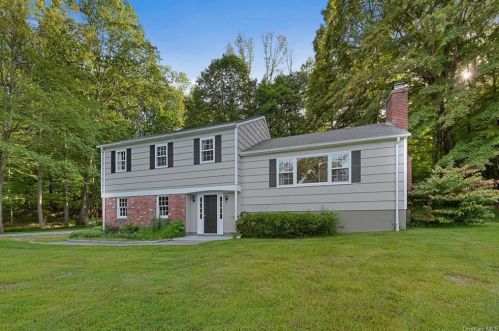 27 Quarry Ln, Bedford, NY 10506-1539