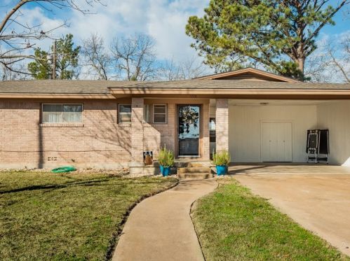 1998 Crestridge St, Stephenville TX  76401-2009 exterior