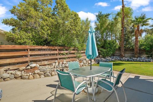 2632 Aurora Dr, Palm Springs CA  92262-2362 exterior