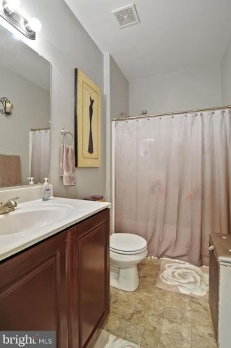 240 Wycombe Dr, Dover DE  19904-3857 exterior