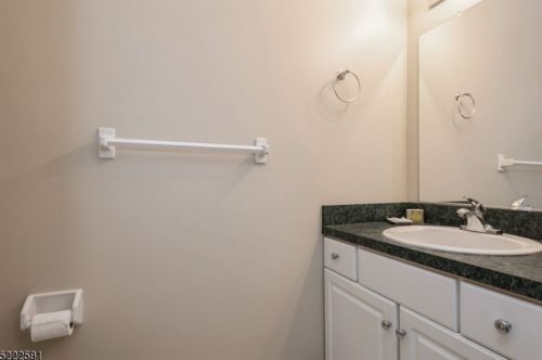 230 7th Ave, Manville NJ  08835-1216 exterior