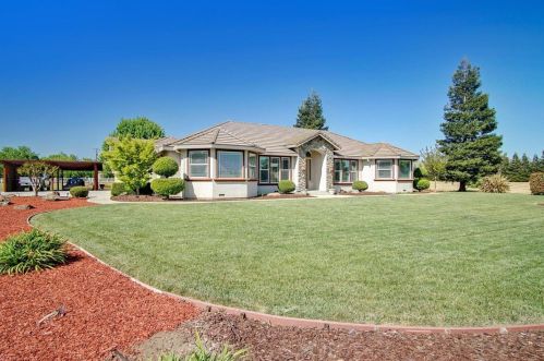 5890 Yuste Ln, Hollister CA  95023-9538 exterior